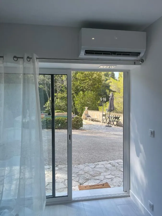 Daire Appartement Bas De Villa Avec Piscine Privee Partagee Proche Bord De Mer Cagnes-sur-Mer Fransa